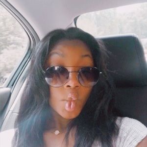 Meet your Posher, Destiny